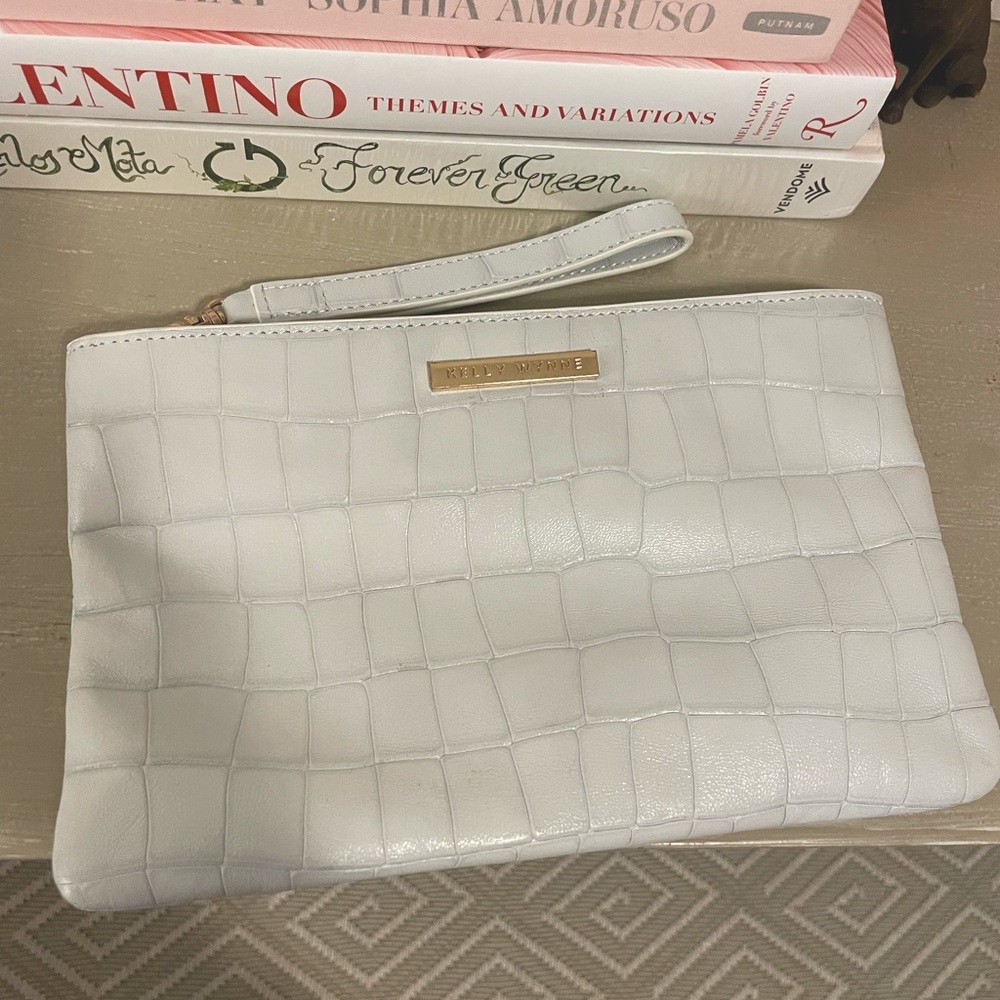 Kelly Wynne Wristlet